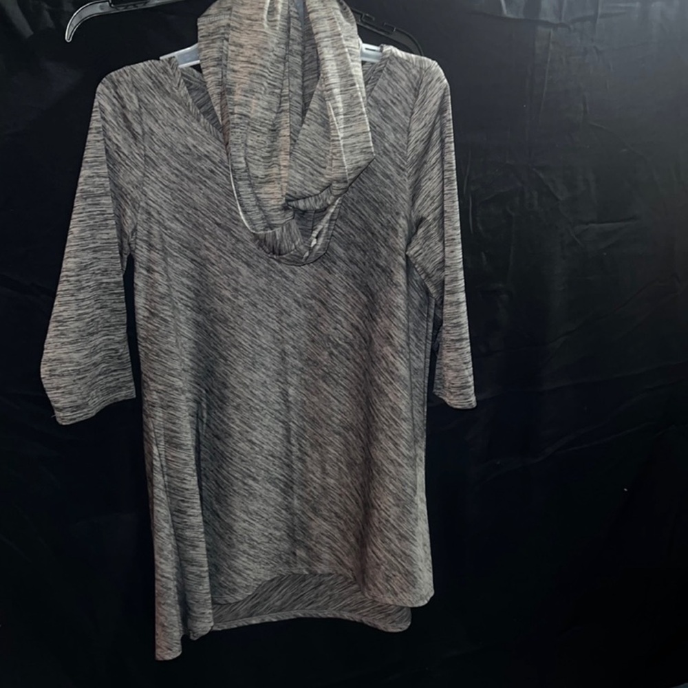 Hannah brand 3/4 length sleeve women's small blouse